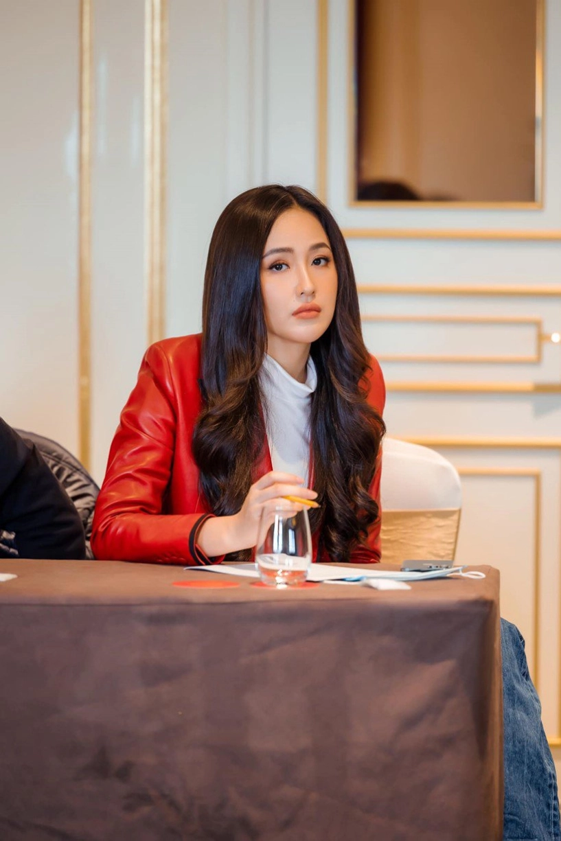 Chiếc áo làm bao mỹ nhân việt ngồn ngộn nhức mắt vào tay mai phương thúy hóa hiền lạ - 9