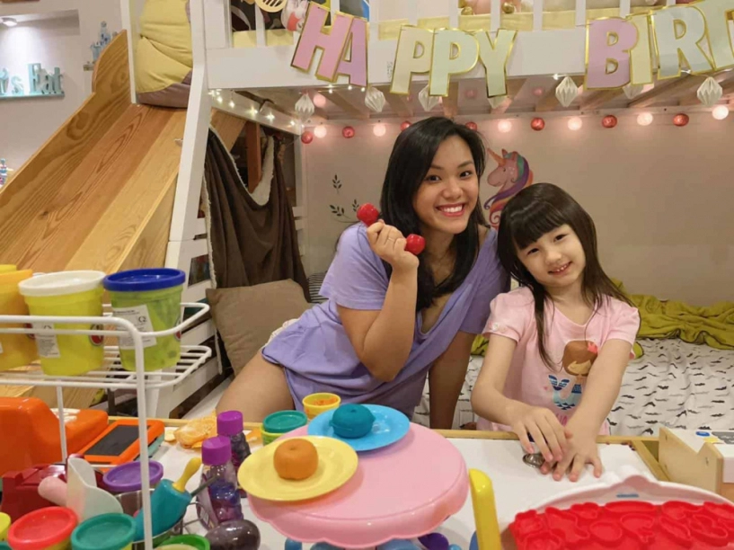 Con gái lai tây của phương vy idol lớn phổng phao gương mặt xinh như mỹ nhân - 1