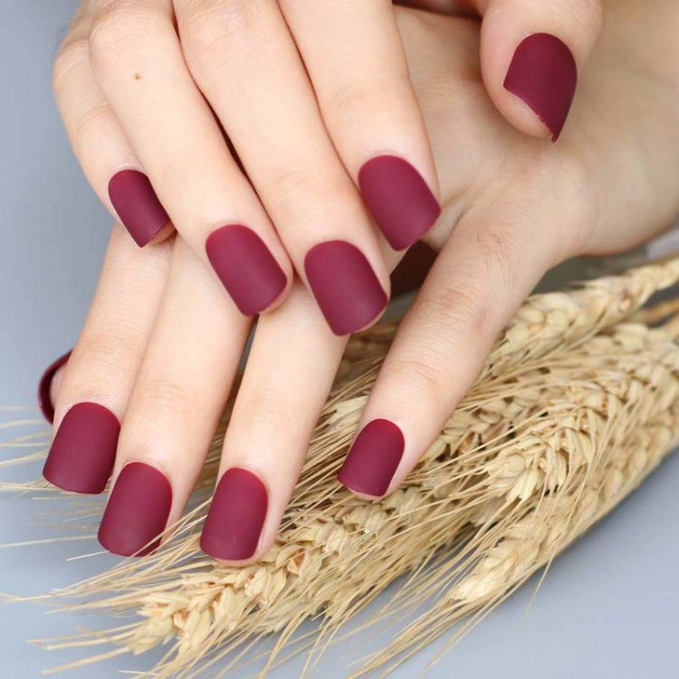 Gợi ý những mẫu nail đẹp màu đỏ đầy sang trọng và cuốn hút mà nàng không nên bỏ lỡ - 8