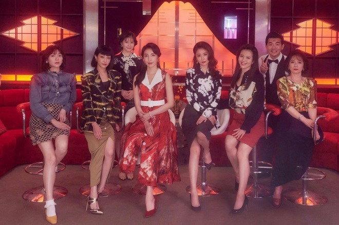 Hết thời phải giải thể công ty lâm tâm như đi show vẫn chặt chémvới chiếc quần quét đất - 3