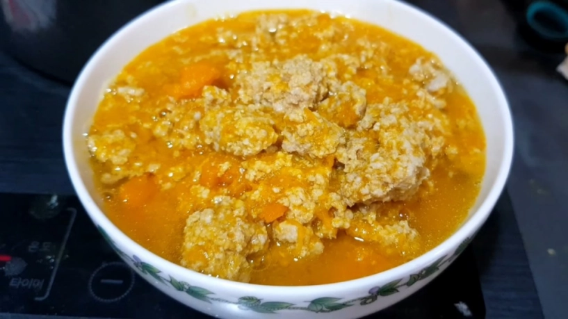 Hướng dẫn 3 cách nấu súp bí đỏ cho bé đơn giản giàu dinh dưỡng - 7