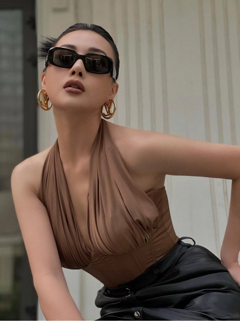 Phương oanh chơi lớn đổi da nâu gợi cảm cháy máy nhưng lại bị fan nhắc nhở - 4