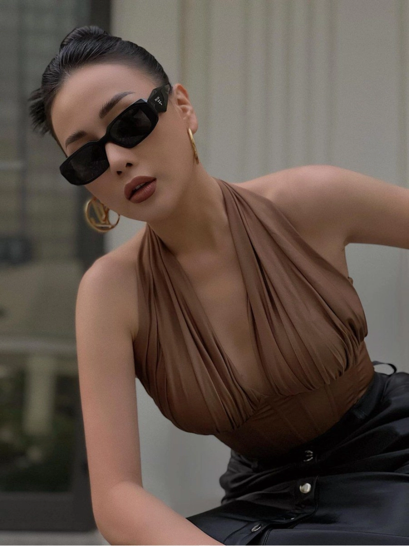 Phương oanh chơi lớn đổi da nâu gợi cảm cháy máy nhưng lại bị fan nhắc nhở - 7