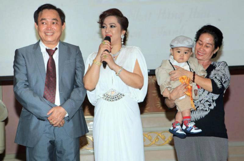 Ra đường được kính nể đại gia nghìn tỷ cúi đầu trước con trai 9 tuổi của bà phương hằng - 4