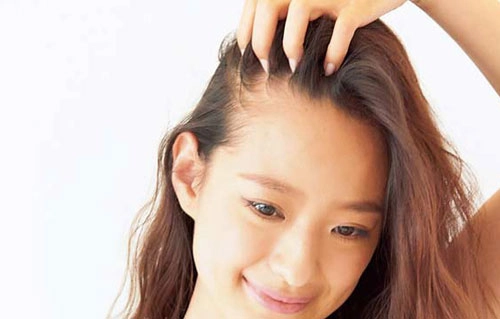 Thay đổi ngôi tóc vừa mới mẻ vừa chống hói đầu - 4