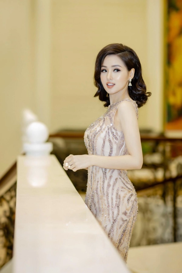 Trải qua hai lần sinh nở tâm tít vẫn làm fans mê mẩn vì vòng ba quá hoàn hảo - 13