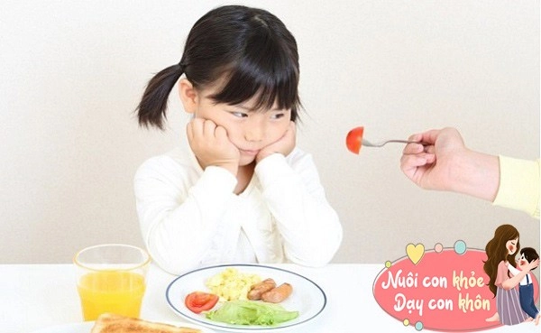 Trẻ khô mắt sức đề kháng kém vì thiếu vitamin a bác sĩ khoa nhi tư vấn cách bổ sung - 4