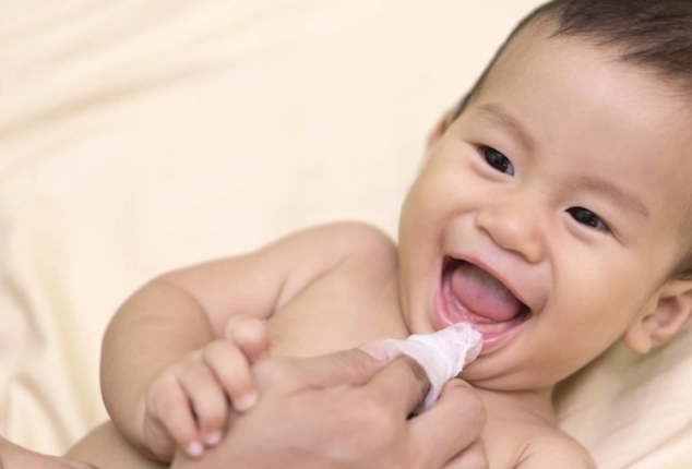 Trẻ sơ sinh mấy tháng mọc răng và bao lâu thì mọc đủ - 3