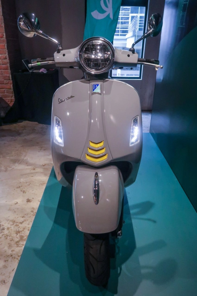 Vespa gts 300 hpe super tech 2021 chính thức trình làng có giá gần 200 triệu vnd - 5