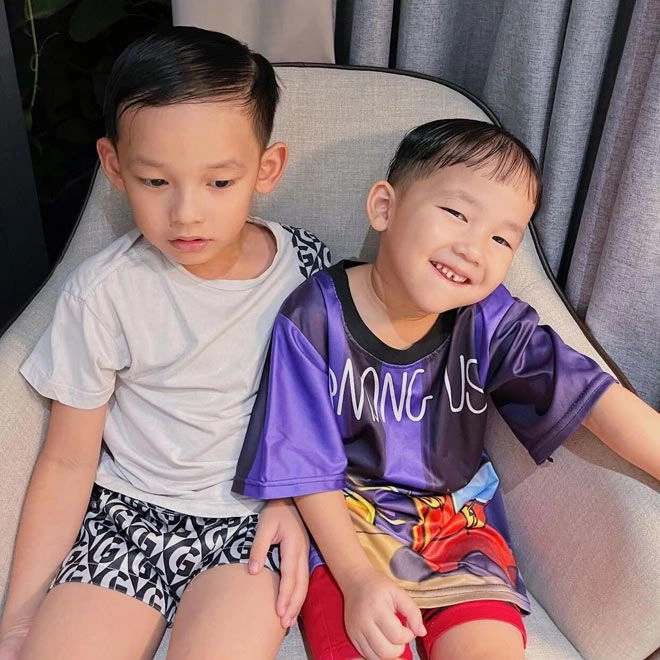 3 năm sinh 2 con bà xã lê hoàng vẫn tự tin không cài áo khoe ngực thả rông - 9