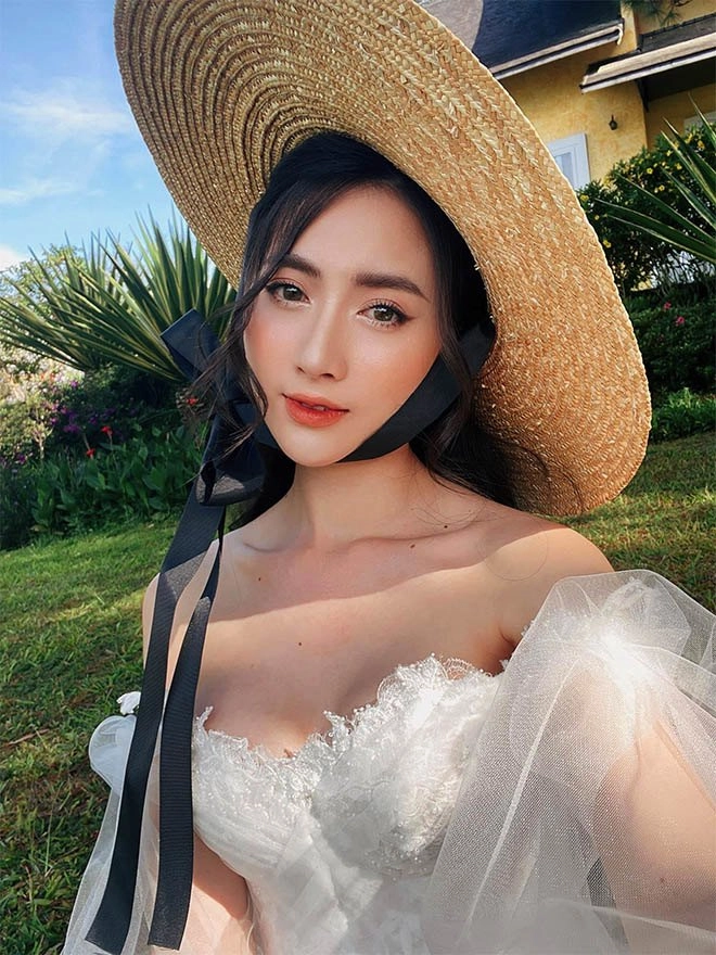 Á khôi học viện ngoại giao bỏ thi hoa hậu lấy chồng sinh một con vẫn đẹp nức nở - 1