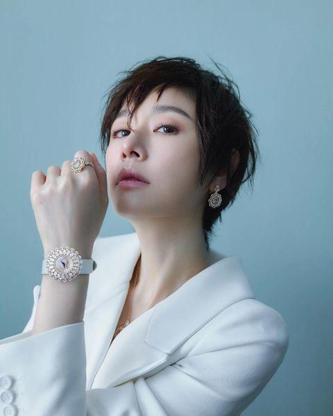Bao năm làm nàng thơ tóc dài bên hoắc kiến hoa lâm tâm như bất ngờ cắt tóc tomboy - 1