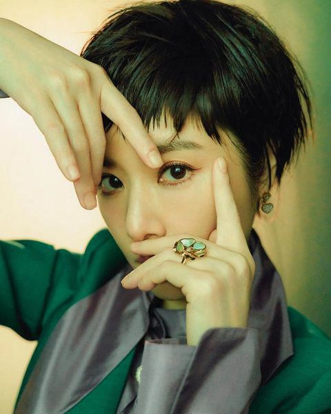Bao năm làm nàng thơ tóc dài bên hoắc kiến hoa lâm tâm như bất ngờ cắt tóc tomboy - 4