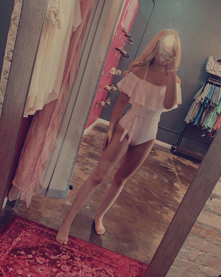 Bé gái 6 tuổi được mẹ cho tiêm botox 3 thánglần thi hoa hậu 10 năm sau nhận không ra - 7