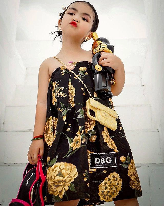 Choáng với độ giàu sang của minh nhựa sinh nhật con gái cũng dát hàng hiệu không ai đọ lại - 12