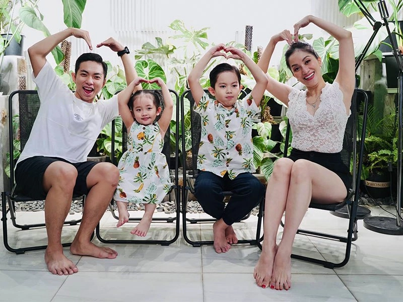 Con gái khánh thi đổi mặt nhanh như chớp làm mợ chảnh hay cười tươi như hoa đều quá xinh - 7