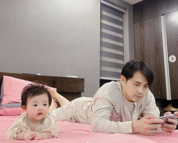 Đông nhi khoe ảnh thời cởi trần tắm mưa chứng minh con gái đẹp có nét giống mẹ - 5