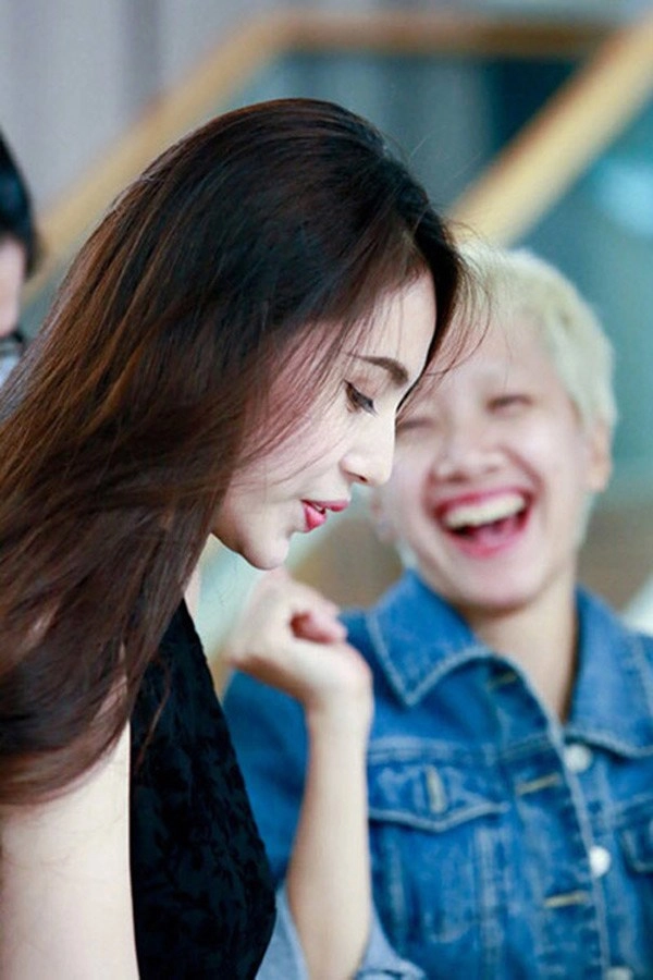 Gắn liền với thông tin dao kéo khắp mặt thuỷ tiên vẫn giữ im lặng bình thản - 19