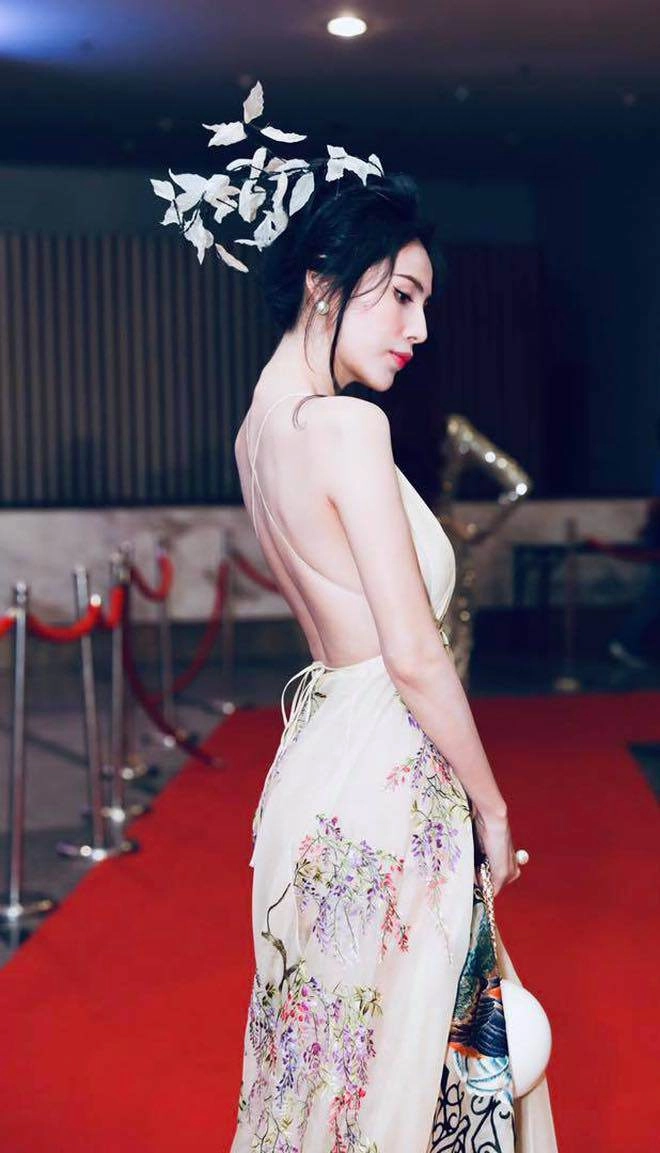 Gắn liền với thông tin dao kéo khắp mặt thuỷ tiên vẫn giữ im lặng bình thản - 27