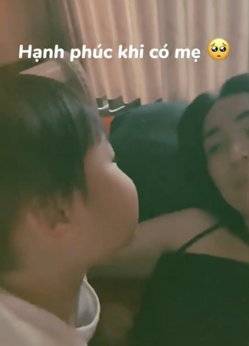 Giữa đêm hòa minzy xin lỗi con trai vì sắp phải đi xa nhiều ngày liền - 9