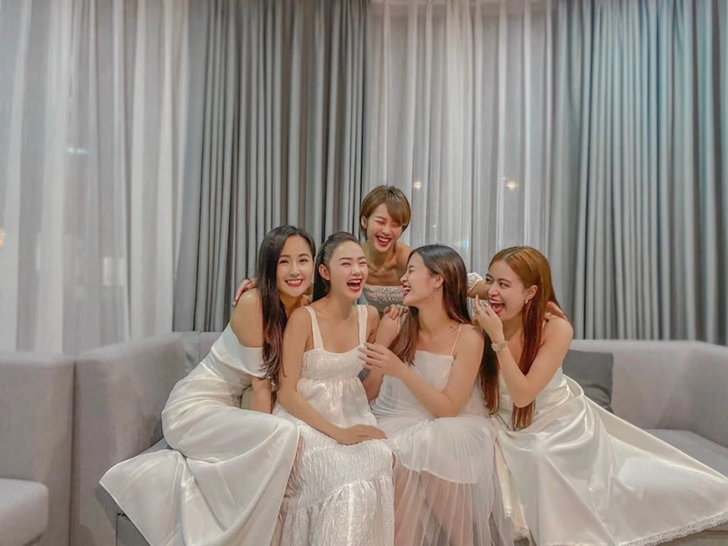 Hội bạn thân đông nhi liên tục vướng nghi vấn dao kéo người cằm nhọn hoắt người vẹo cả mũi - 2