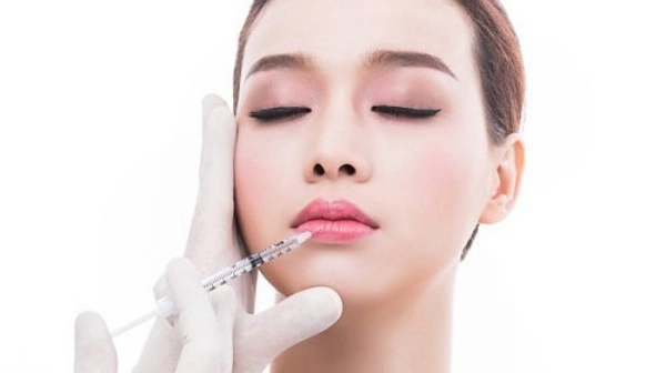 Mê tiêm filler giá rẻ nhiều chị em đối mặt hậu quả rùng mình mặt sưng mũi mưng mủ - 11