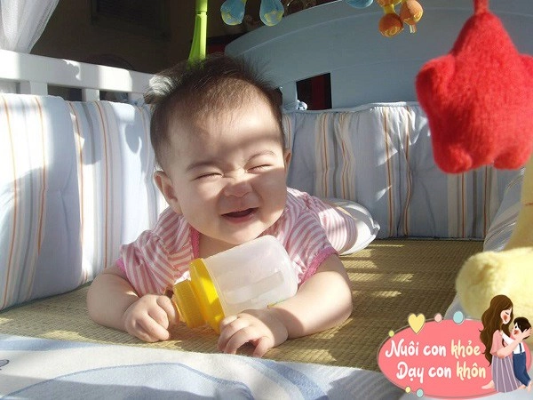 Mẹo chăm sóc trẻ sơ sinh mùa thu khỏe mạnh không sợ ốm vặt đến lúc mẹ phải học - 4
