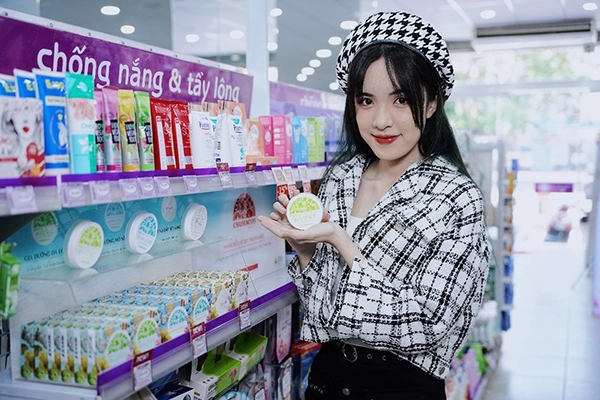 Muốn da đẹp khỏe trắng xinh bất chấp thời tiết chị em đừng quên 3 loại mỹ phẩm này - 4
