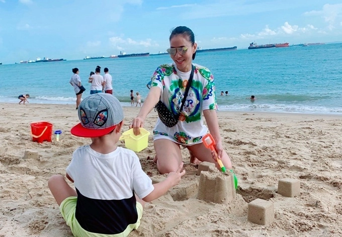 Mỹ nhân việt lấy chồng tây người ôm con ở nhà thuê người sống sang chảnh nước ngoài - 21