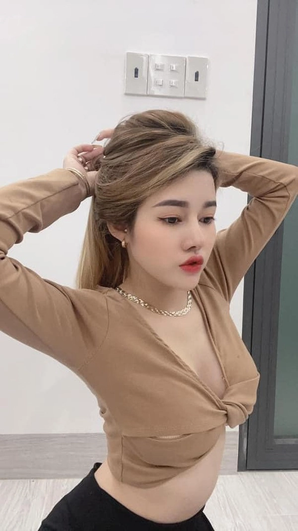 Nữ hoàng livestream việt nổi giận khi bị chê sửa mũi quá xấu - 9