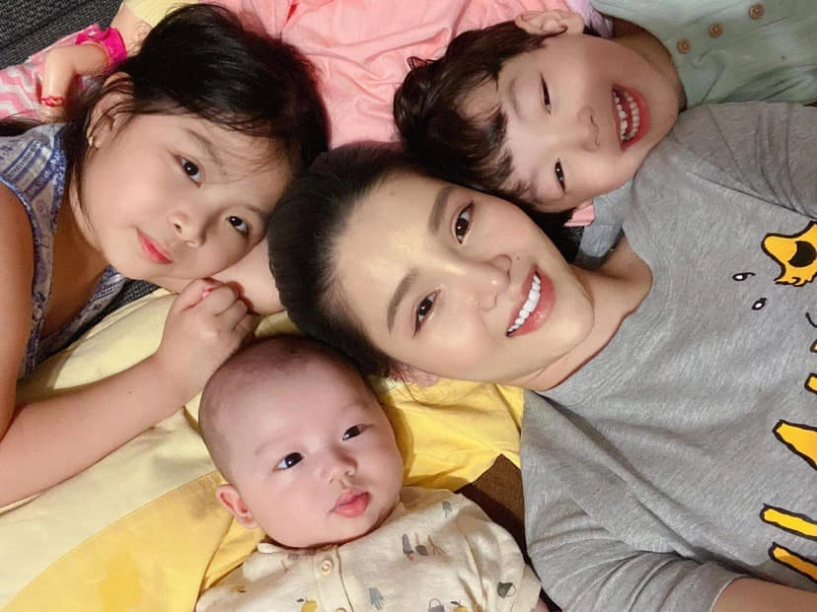 Tủi thân vì chăm con ốm ở séc mỹ nhân sóc trăng được mạc hồng quân lập tức chuyển tiền - 3