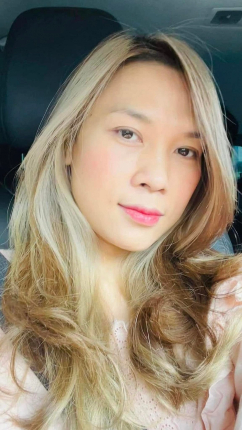 Bắt gặp mỹ tâm tóc xanh tóc đỏ đi từ thiện trước tết 41 tuổi vẫn sành điệu - 6