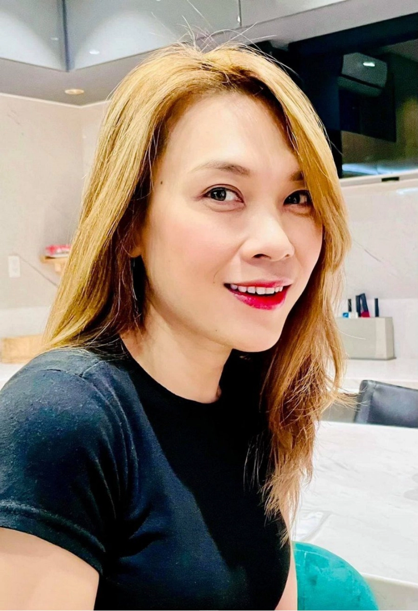 Bắt gặp mỹ tâm tóc xanh tóc đỏ đi từ thiện trước tết 41 tuổi vẫn sành điệu - 8