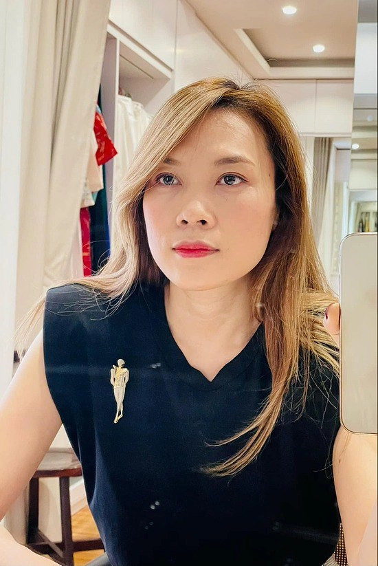 Bắt gặp mỹ tâm tóc xanh tóc đỏ đi từ thiện trước tết 41 tuổi vẫn sành điệu - 9