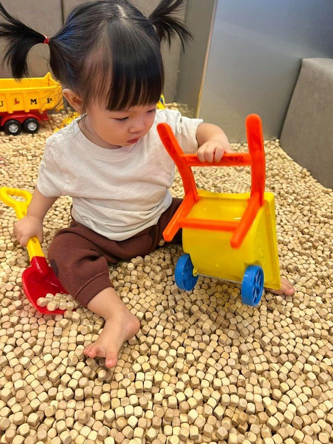 Đi tiêm phòng con gái cường đôla náo loạn bệnh viện lisa nhà hồ ngọc hà khác hẳn - 3