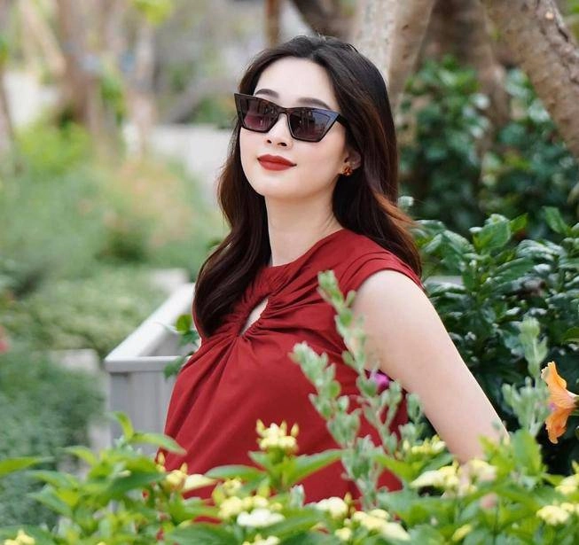 Hoa hậu nhan sắc đẹp như thần tiên tin đồn thẩm mỹ chưa kịp chớm đã bị dập nhanh - 12