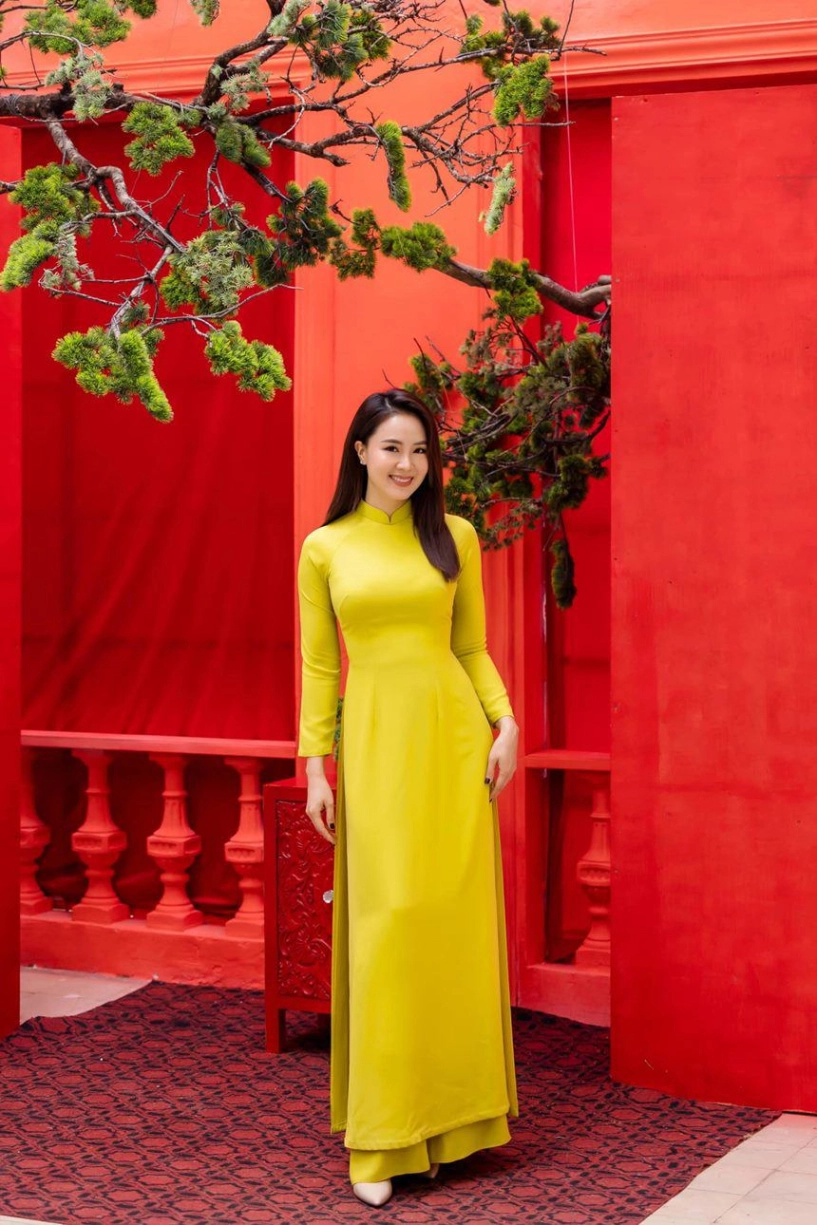 Hồng diễm đầu năm lên đồ thùng thình kín bưng nhưng vẫn nhận cơn mưa lời khen - 5