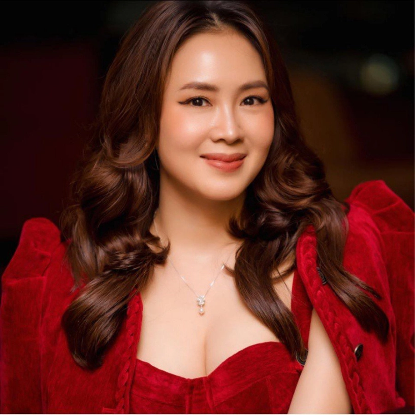 Hồng diễm đầu năm lên đồ thùng thình kín bưng nhưng vẫn nhận cơn mưa lời khen - 6
