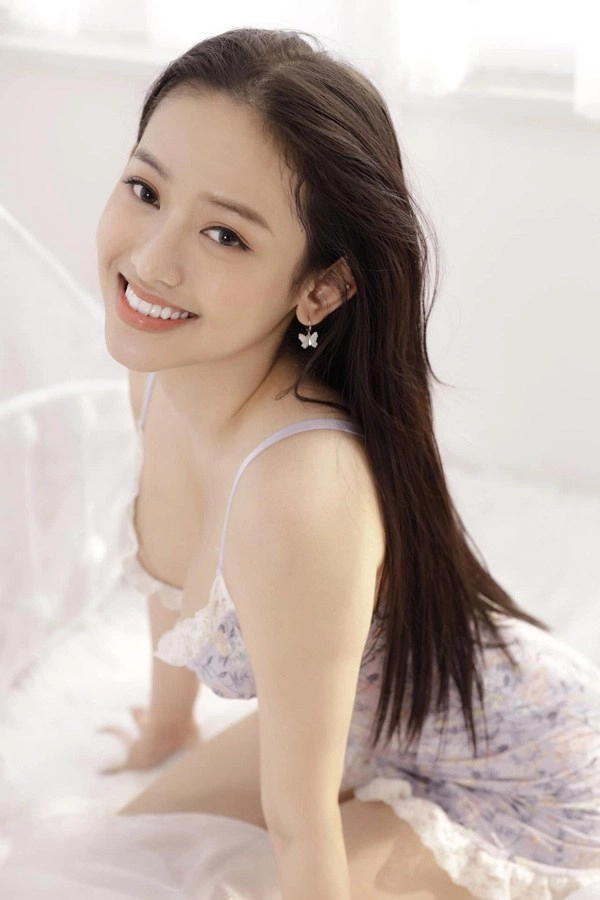 Khổ sở như thuý vi tốn tiền tỷ thẩm mỹ mà lâu lâu lại bị chê xấu - 2