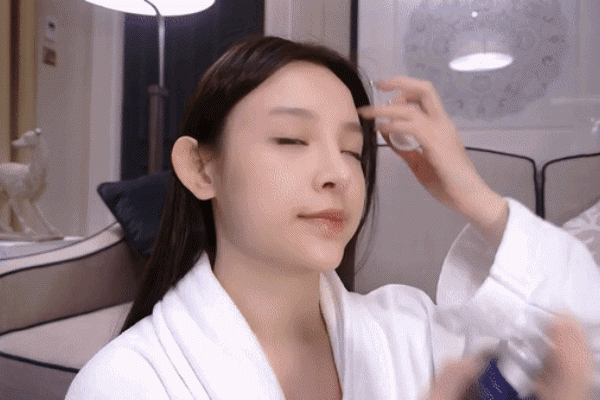 Không đeo vàng hotgirl lấy chồng đại gia xài vàng làm đẹp theo cách vương giả nhất hành tinh - 7