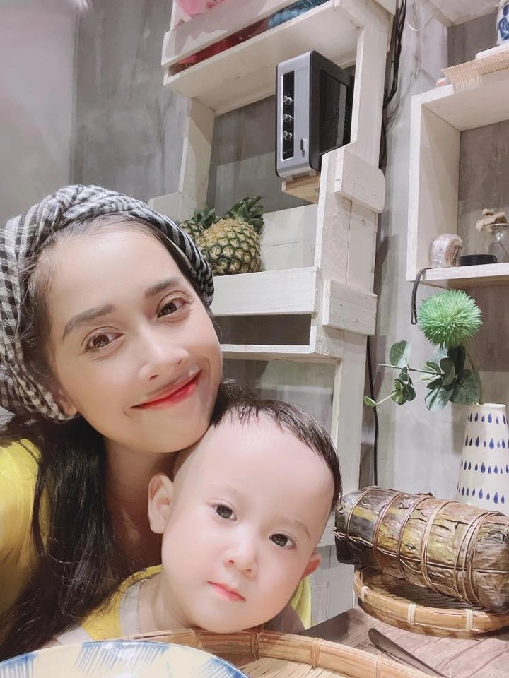 Không trụ thêm ở showbiz em gái nhã phương lấy chồng sinh quý tử sống trong biệt thự 7 tỷ - 13