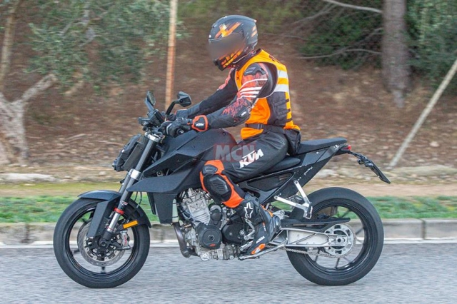 Ktm 990 duke hoàn toàn mới lộ diện trên đường thử nghiệm - 6