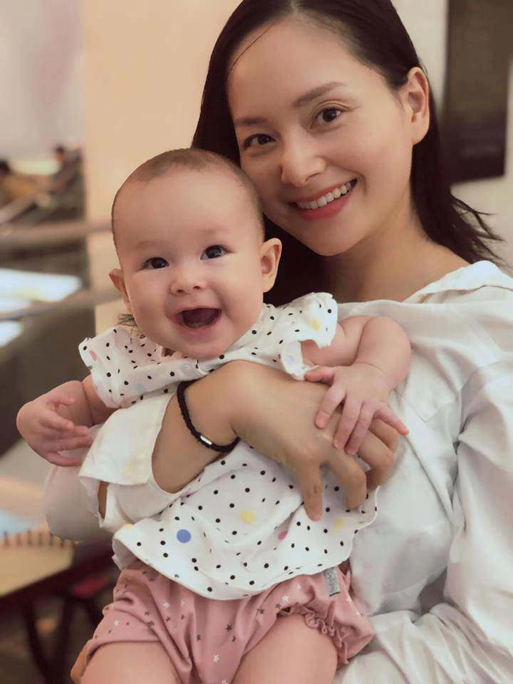 Lan phương đoan trang nấm lùn lấy chồng tây 2m chiều cao con gái nhìn xuýt xoa - 4
