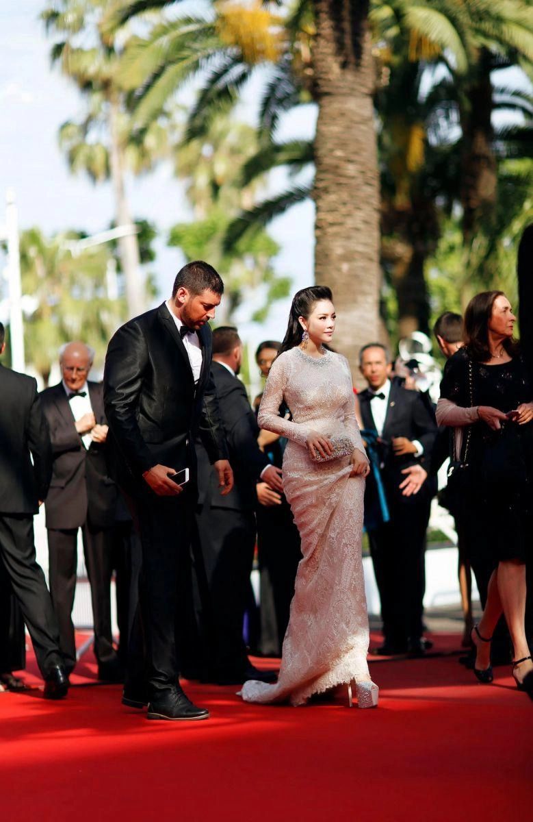 Lý nhã kỳ trở lại lhp cannes 2022 dân tình chuẩn bị được dịp ngắm loạt váy áo tiền tỷ - 4