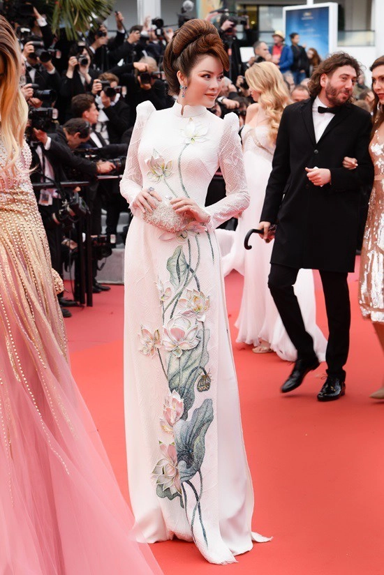 Lý nhã kỳ trở lại lhp cannes 2022 dân tình chuẩn bị được dịp ngắm loạt váy áo tiền tỷ - 9