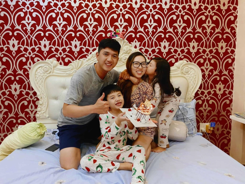 Mẹ sài gòn 2 con vẫn đẹp sang chảnh hóa ra là chị ruột ngọc nữ màn ảnh việt - 5