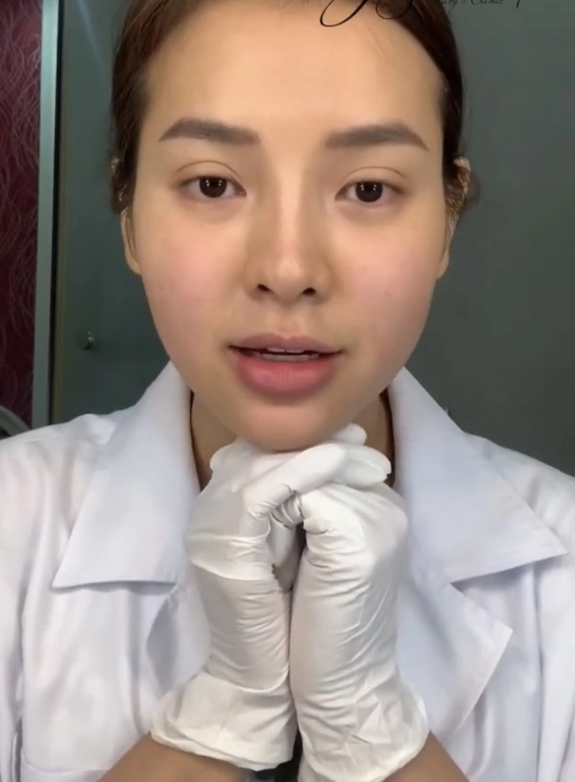 Phương trinh jolie tự tay tiêm thon mặt mà dân mạng phải choáng theo - 13