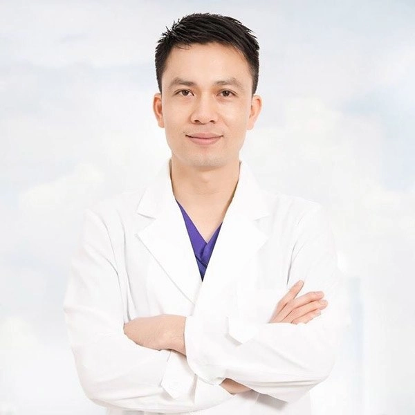 Phương trinh jolie tự tay tiêm thon mặt mà dân mạng phải choáng theo - 16