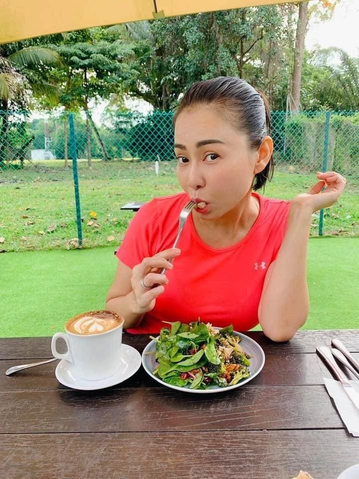 Tập cùng sao thu minh khoe body u50 đẹp như tượng lại bị nghi đi hút mỡ hết 10000 - 4