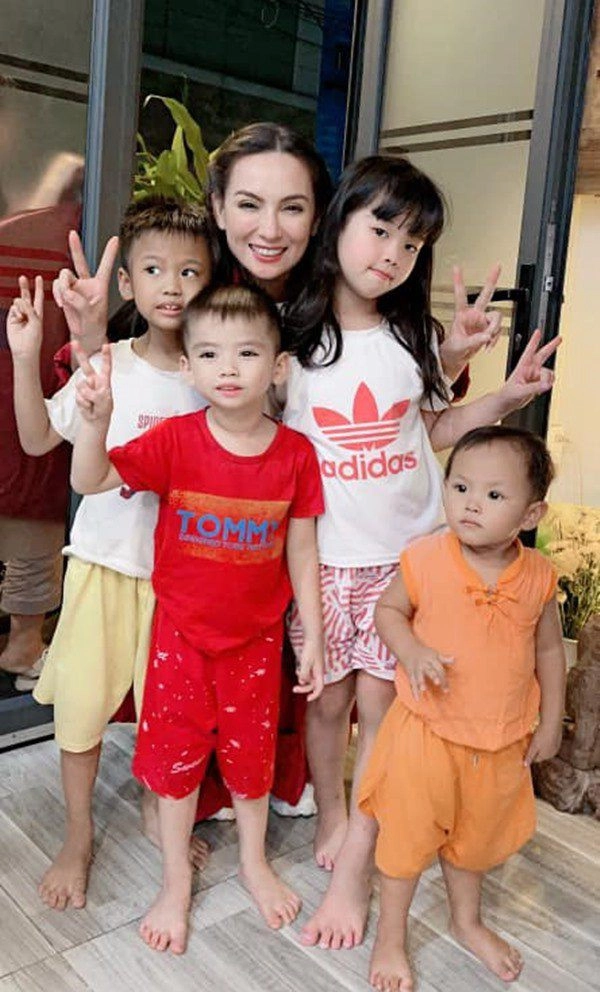 Trước lúc mất phi nhung mua nhà xe cho con ruột bên mỹ lo chu toàn cho 23 con nuôi - 10
